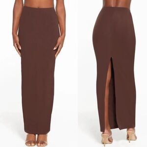 SKIMS FITS EVERYBODY LONG SKIRT